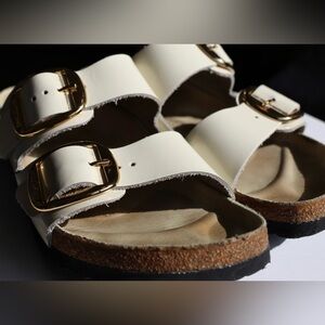Birkenstock Arizona Sandals Cream White Leather Gold Buckle Womens Size 9 - 9.5